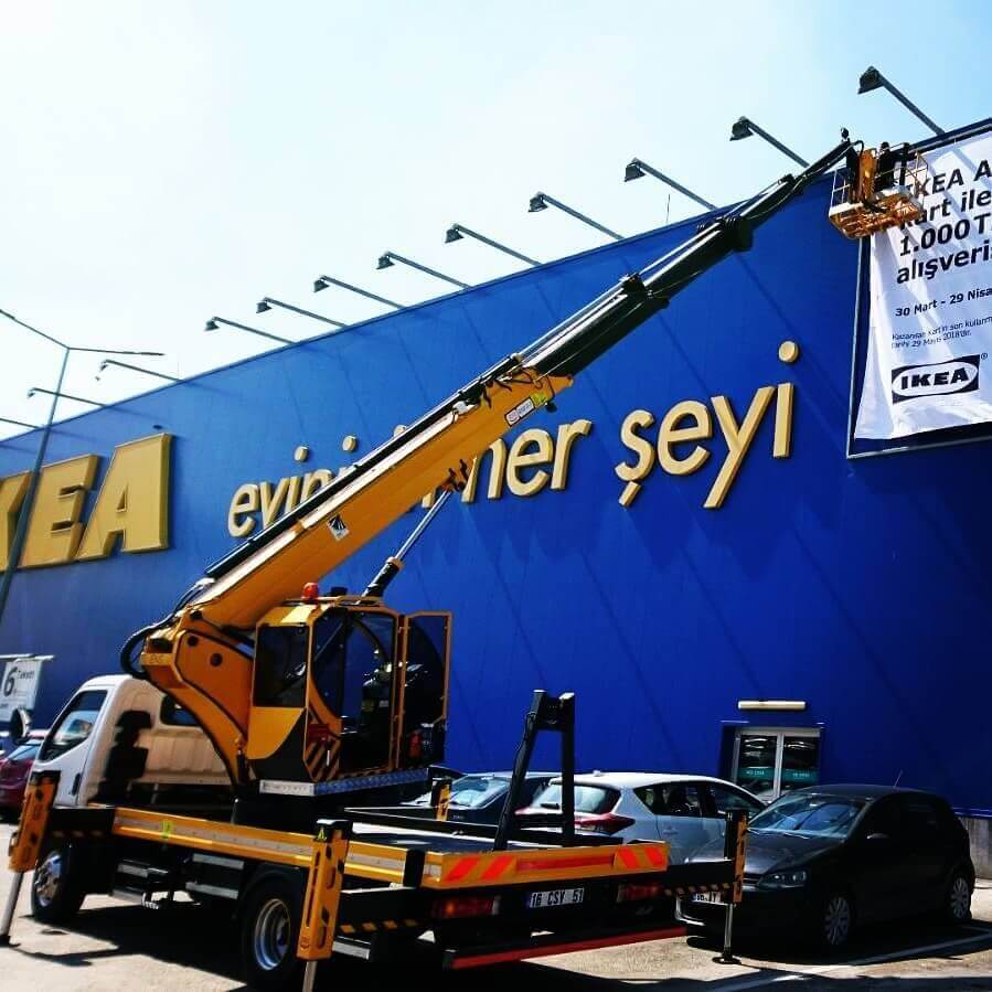 İkea Reklam Panosu Değişimi